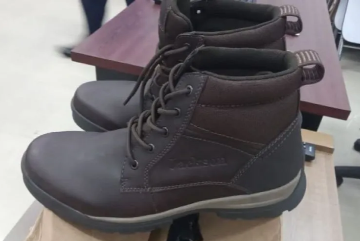 Petugas Bandara Pekanbaru Gagalkan Penyelundupan Sabu Dalam Sepatu