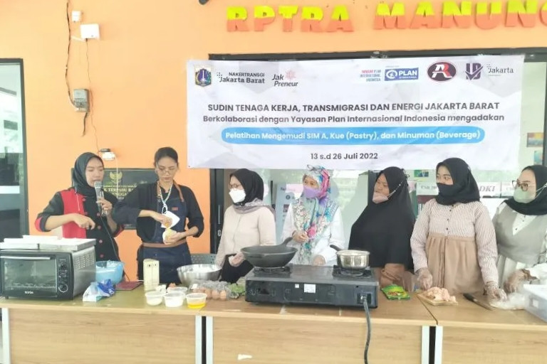 100 Anak Muda Dilatih Jadi Pengusaha Kue Dan Minuman Di Jakarta Barat