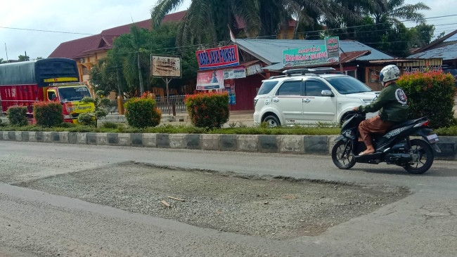 Proyek Tambal Sulam Jalan Provinsi di Rohul Menelan Korban