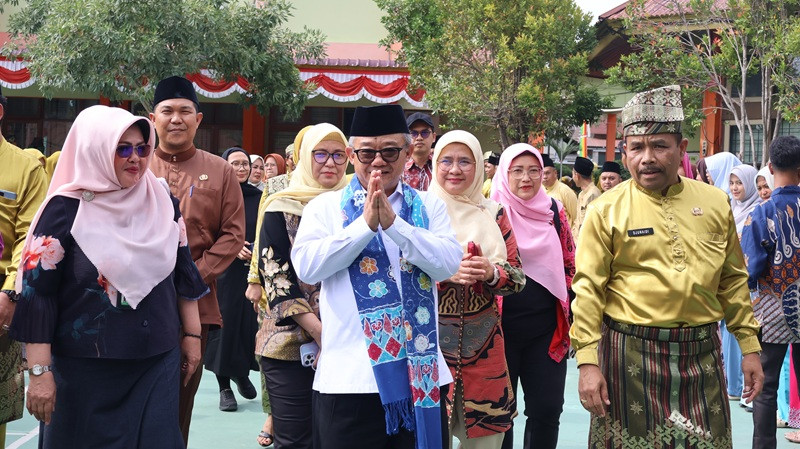 Menteri.jpg