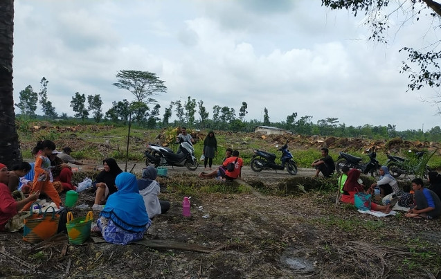 Masyarakat Pantacermin Turun Kuasai Tanah Adat Hak Turun-temurunnya