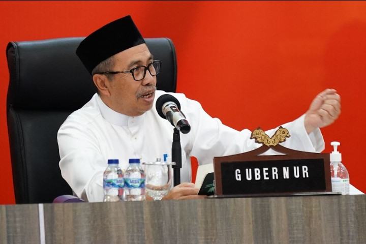 Tindak Lanjuti Arahan Presiden, Gubri  Rapat Pengendalian Inflasi di Riau
