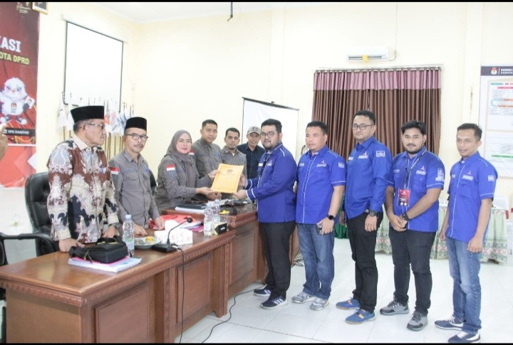 Daftarkan 45 Caleg, Ketua DPC Demokrat Tergatkan 8 Kursi DPRD Kampar
