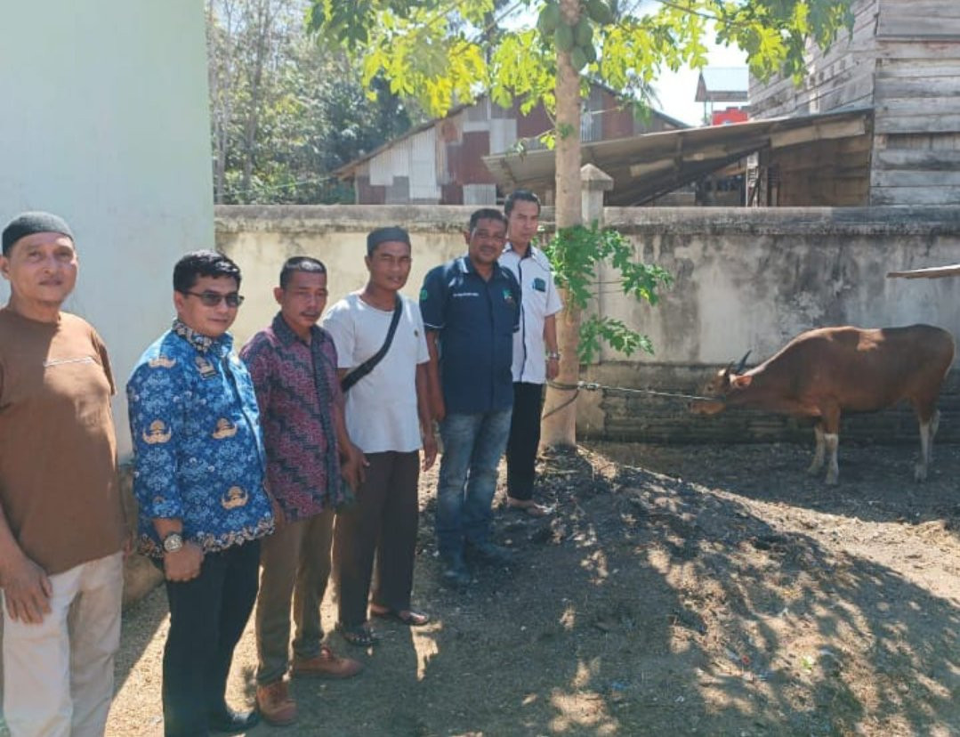 PT Persada Agro Sawita ATM Group Serahkan Hewan Kurban untuk Warga Desa Kota Lama