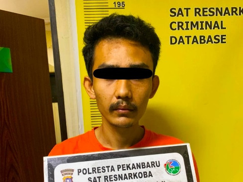 Polresta Pekanbaru Tangkap Pengedar Sabu di Jalan Soebrantas