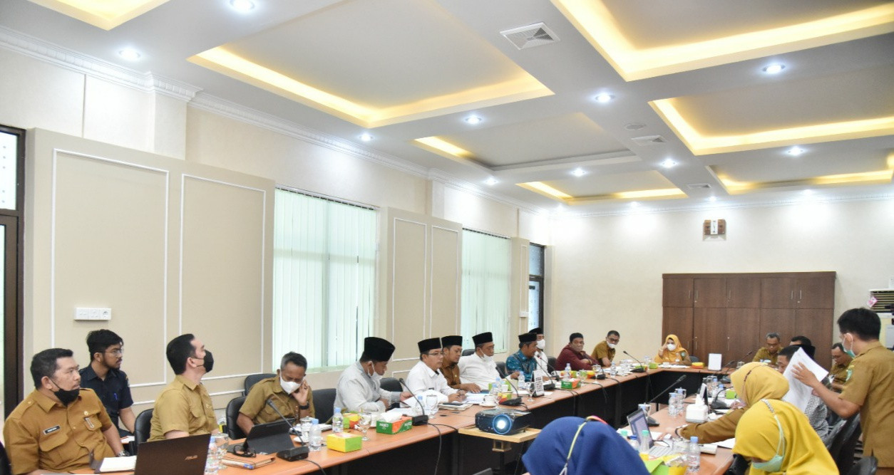 Pansus Penyelenggaraan Pesantren Menghadirkan MUI, Kemenag dan Yayasan dalam Rapat