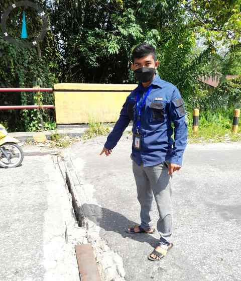 Membahayakan,Pengendara Keluhkan Jembatan Akses Utama Lintas Pekanbaru Taluk kuantan Rusak Parah