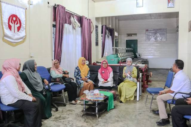 Pjs Ketua TP-PKK Meranti Kunjungi Gedung Dekranasda