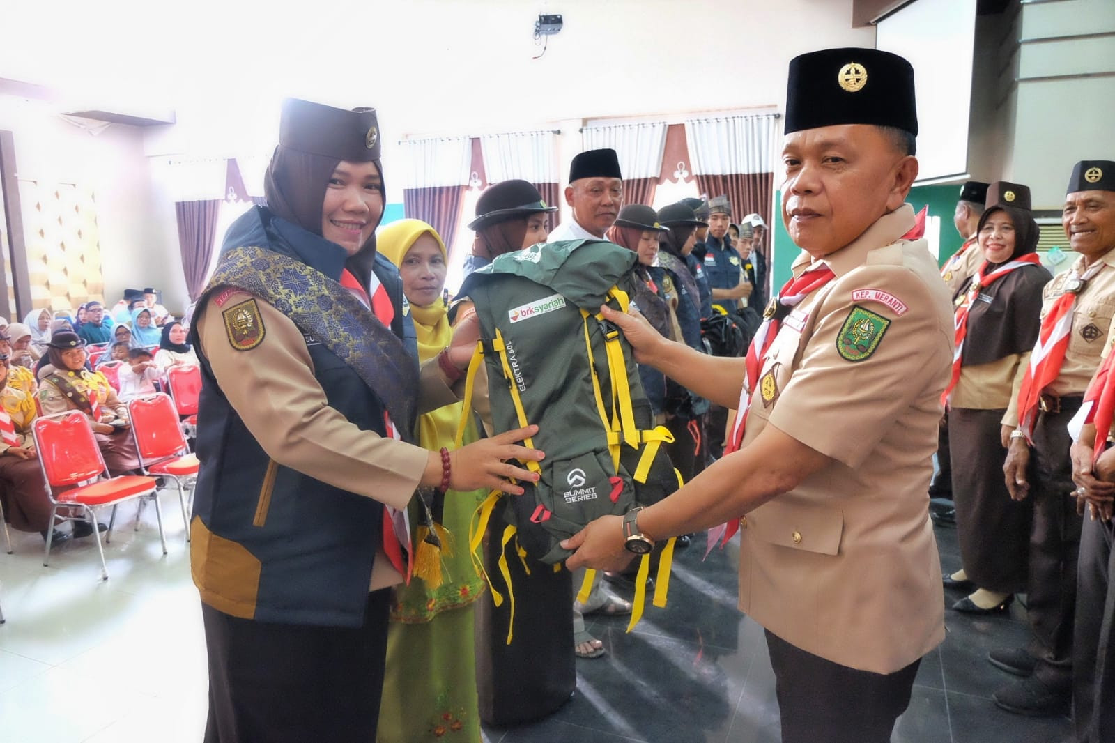 Plt Bupati Asmar Lepas Kontingen Raimuna Nasional ke Cibubur
