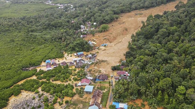 Update Longsor Natuna: 15 Orang Meninggal, 35 Masih Hilang