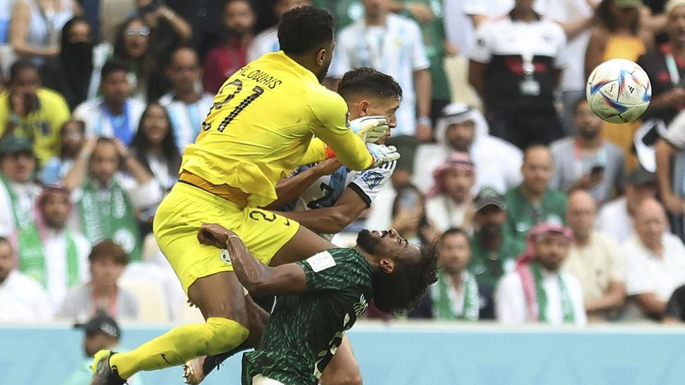 FOTO: Benturan Horor Bek Arab Saudi, Tumbal Kemenangan Atas Argentina
