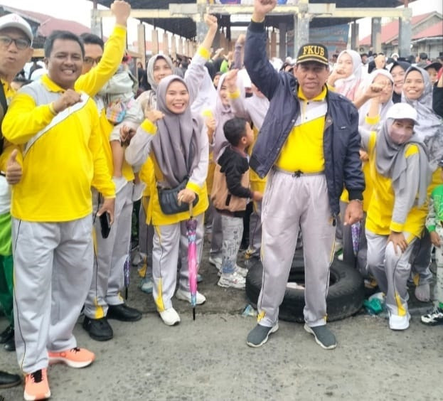 3.500 Warga Ikuti Jalan Santai Di Kota Terapung Panipahan