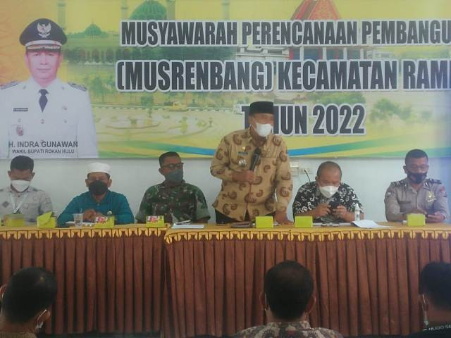 Camat Rambah Intruksikan Kades harus mampu terapkan Prokes di Masyarakatnya