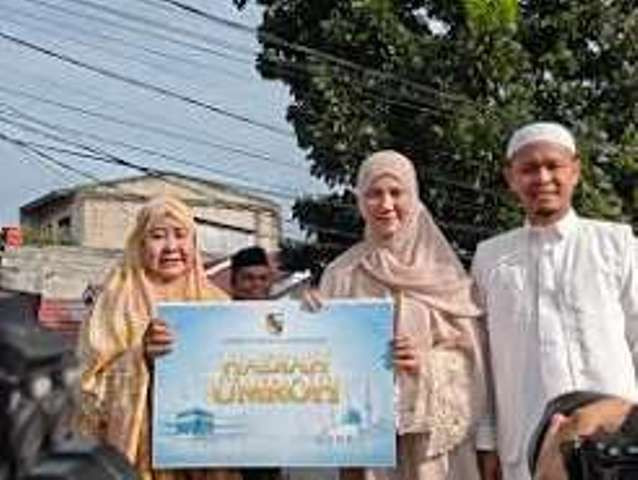 Kejutan Salat Id, Rahmad dan Safrika Raih Tiket Umrah dari Pemko Pekanbaru
