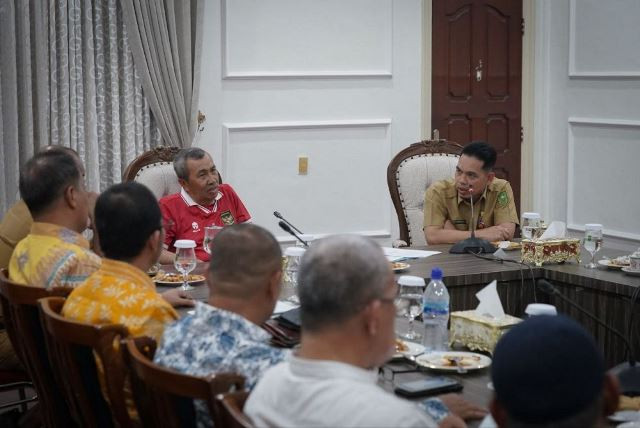 Forum Media Cetak Riau Sambangi Kediaman Gubernur, Ini Pembahasannya