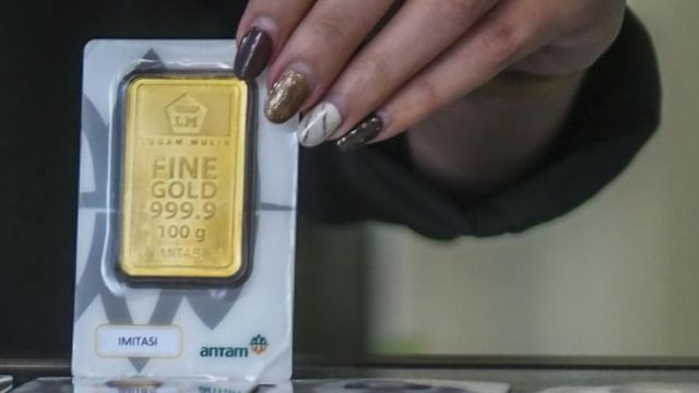 Harga Emas Antam Hari Ini 11 April, Turun ke Rp993 Ribu per Gram