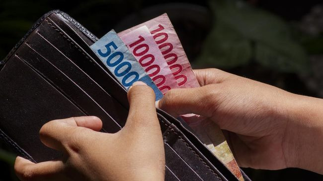 Buruh Jabar Minta RK Tak Sunat UMK 2023 yang Direkomendasikan Bupati
