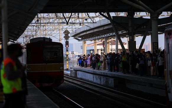 Tak Boleh Naik Kereta, Calon Penumpang Argo Parahyangan Siram Petugas