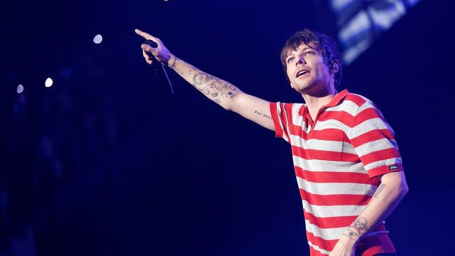 Lengan Louis Tomlinson Patah Usai Konser di New York  Fan Sign Ditunda