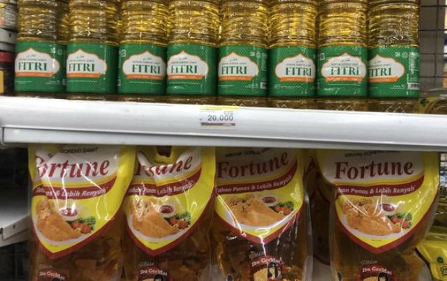 DKI Jual Minyak Goreng Murah di 92 Gerai, Kemasan 1 Liter Rp20 Ribu