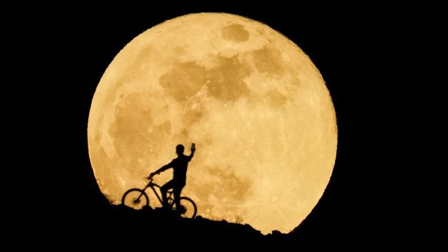 potret-gerhana-bulan-total-di-berbagai-penjuru-dunia-5_169.jpg