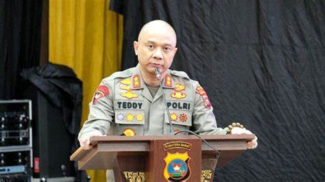 Teddy Minahasa Cabut BAP, Polda Metro Klaim Kantongi Empat Bukti