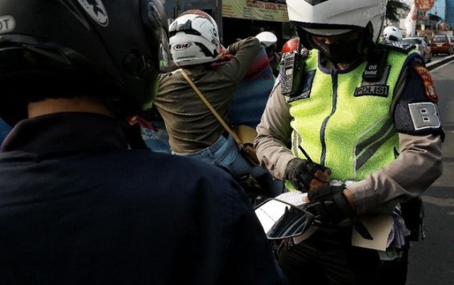 Polantas Viral Maki-Ancam Patahkan SIM Pemotor Diperintah Minta Maaf